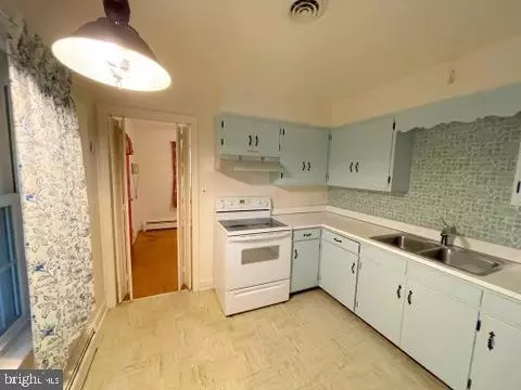 9 Spring St, Luray, VA 22835 photo 8