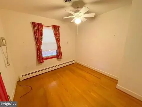 9 Spring St, Luray, VA 22835 photo 9