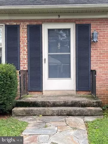 9 Spring St, Luray, VA 22835 photo 2