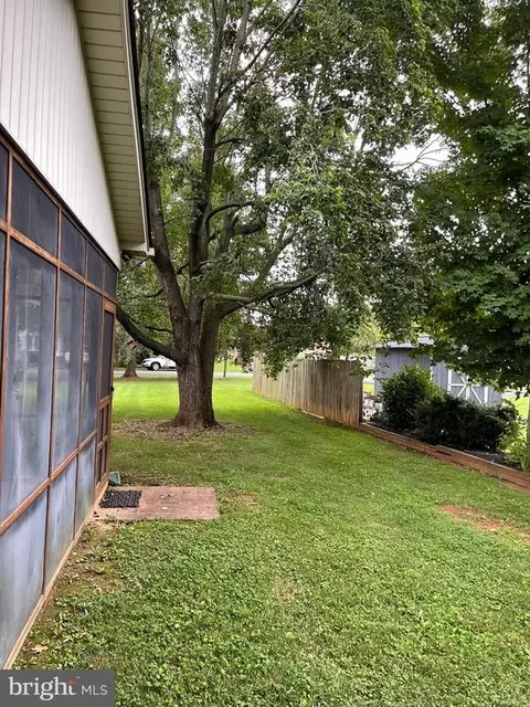 9 Spring St, Luray, VA 22835 photo 24