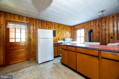 3402 Pine Grove Rd, Stanley, VA 22851 photo 3