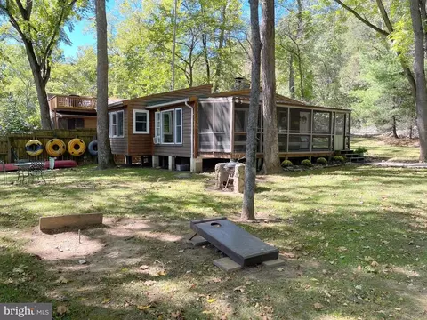 8070 S Page Valley Rd S, Luray, VA 22835