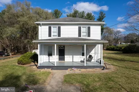 406 S 2nd St S, Shenandoah, VA 22849