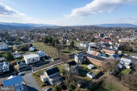 223 E Main St E, Luray, VA 22835 photo 51