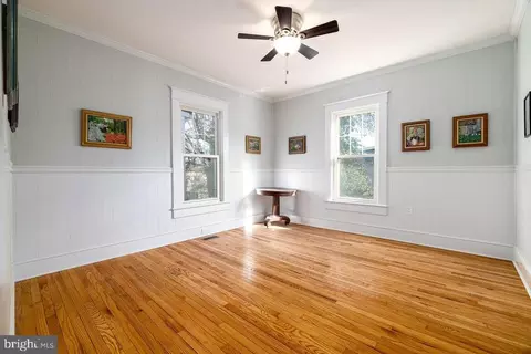 223 E Main St E, Luray, VA 22835 photo 21