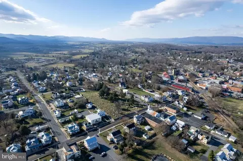 223 E Main St E, Luray, VA 22835 photo 52