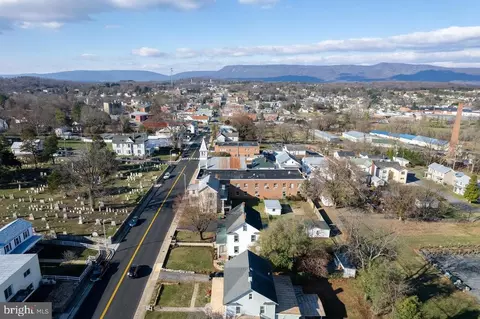 223 E Main St E, Luray, VA 22835 photo 47