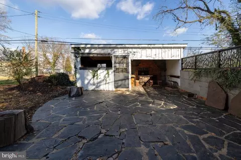 223 E Main St E, Luray, VA 22835 photo 36