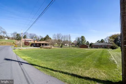 Rolling Road, Luray, VA 22835