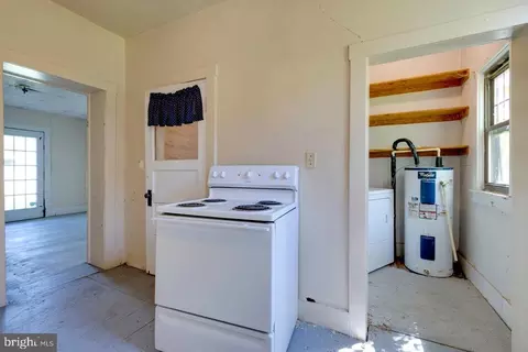 918 E Main St E, Luray, VA 22835 photo 6