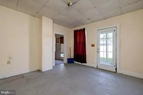 918 E Main St E, Luray, VA 22835 photo 10