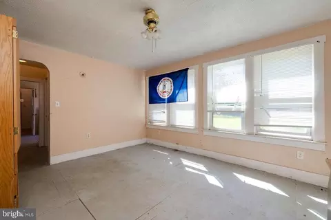 918 E Main St E, Luray, VA 22835 photo 20