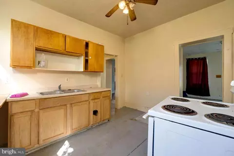 918 E Main St E, Luray, VA 22835 photo 5