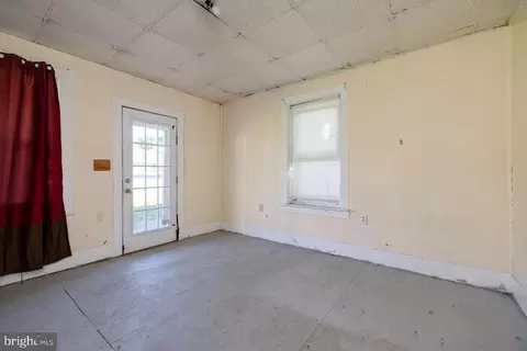918 E Main St E, Luray, VA 22835 photo 11