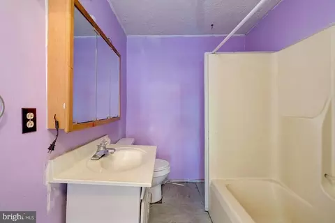 918 E Main St E, Luray, VA 22835 photo 12
