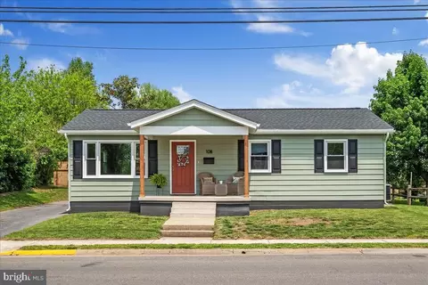 108 Mechanic St, Luray, VA 22835