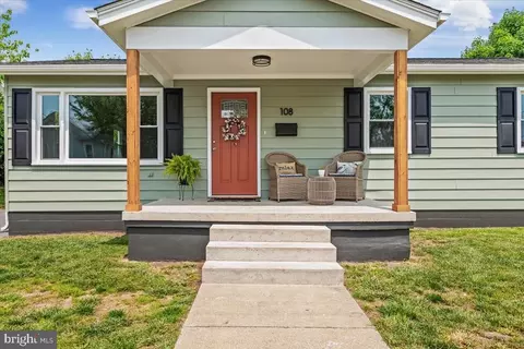 108 Mechanic St, Luray, VA 22835 photo 3
