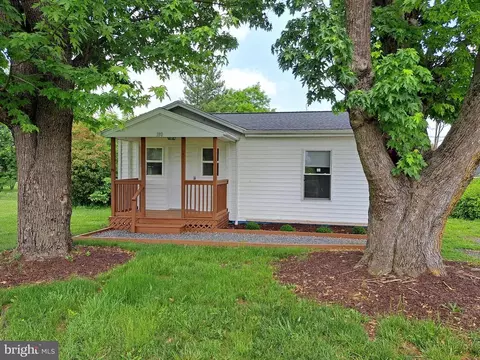 180 Aylor Grubbs Ave, Stanley, VA 22851