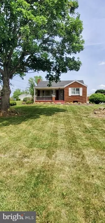 205 Ninth Ave, Luray, VA 22835