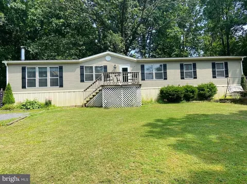 153 Redwood Dr, Rileyville, VA 22650
