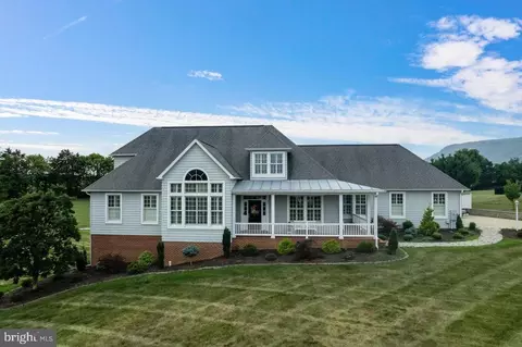 391 Beall Ave, Luray, VA 22835