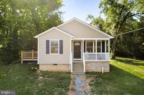 110 Warren Ave, Shenandoah, VA 22849