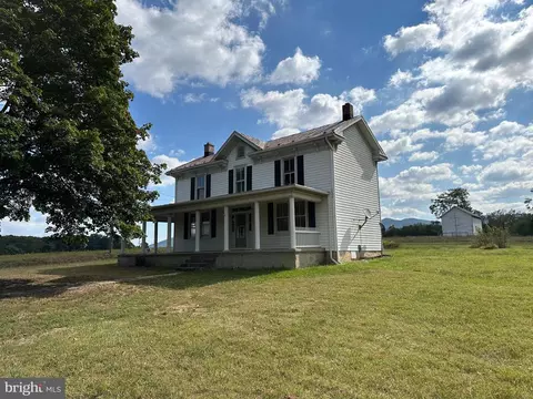 124 Rinaca Ln, Shenandoah, VA 22849