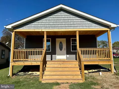 516 Sixth St, Luray, VA 22835