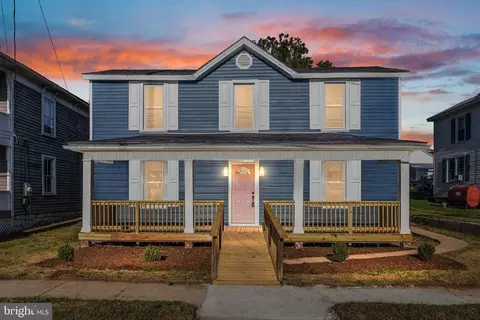 404 3rd St, Shenandoah, VA 22849