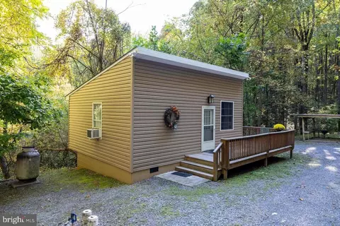 226 Restmore Ln, Stanley, VA 22851