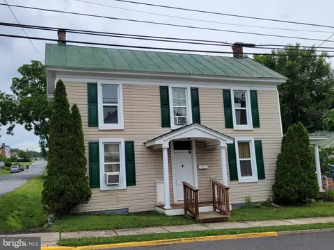 122 Mechanic St, Luray, VA 22835