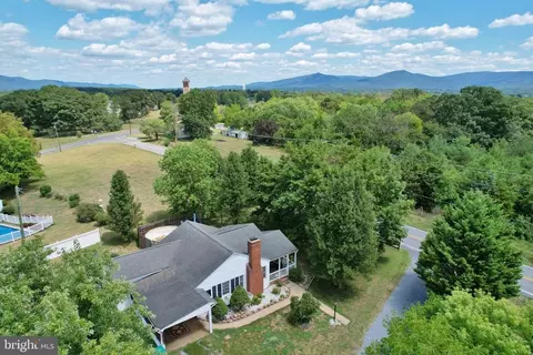 18 Spirea Pl, Luray, VA 22835