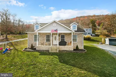 813 Judy Lane Ext, Stanley, VA 22851