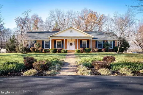 207 Circle View Rd, Luray, VA 22835