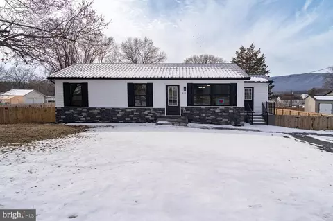 613 10th St, Shenandoah, VA 22849