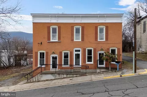 111 Pennsylvania Ave, Shenandoah, VA 22849