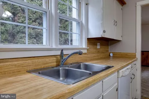 1184 E Main St E, Stanley, VA 22851 photo 8