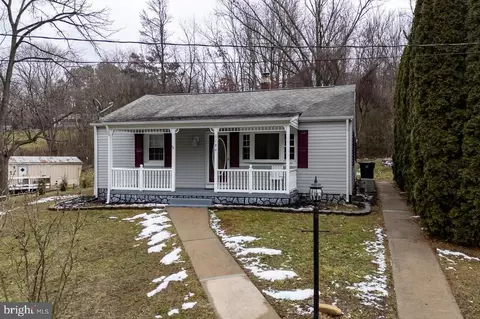 1184 E Main St E, Stanley, VA 22851