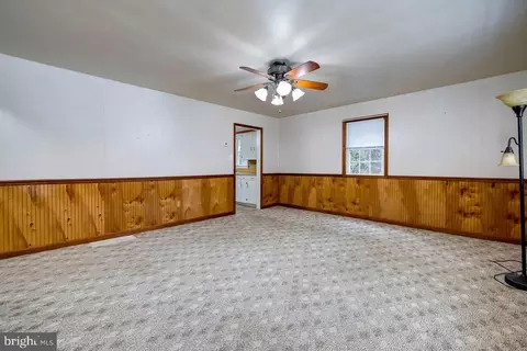 1184 E Main St E, Stanley, VA 22851 photo 9