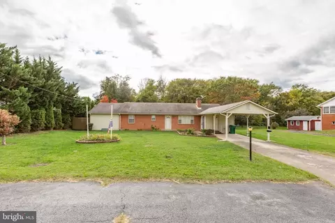 10 Nelson St, Luray, VA 22835
