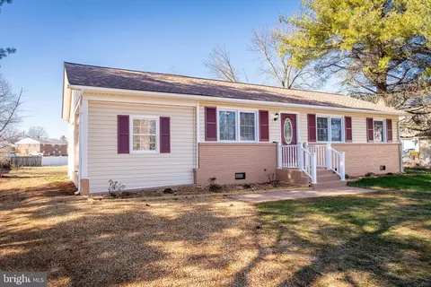 108 S Marye Ln, Luray, VA 22835