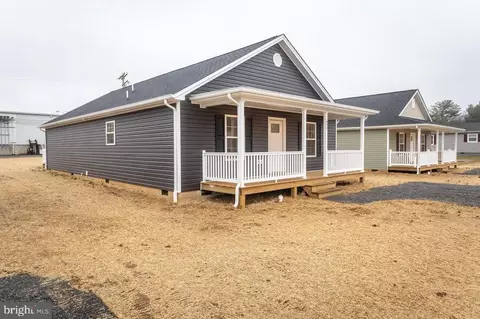 642 Second St, Shenandoah, VA 22849 photo 3