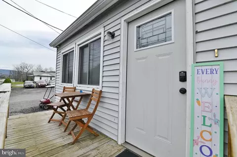 1324 E Main St E, Luray, VA 22835 photo 3