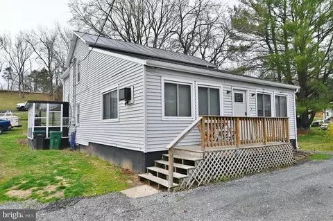 1324 E Main St E, Luray, VA 22835 photo 2
