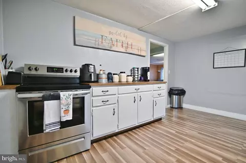 1324 E Main St E, Luray, VA 22835 photo 9