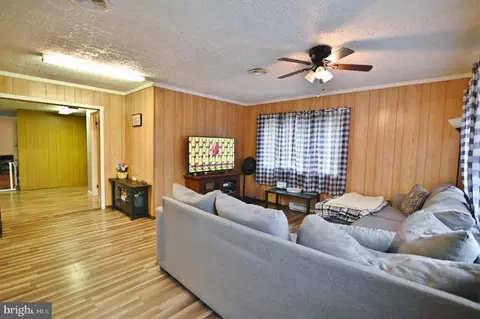 1324 E Main St E, Luray, VA 22835 photo 5