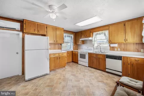 123 Mechanic St, Luray, VA 22835 photo 3