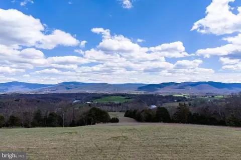 615 Galloway Spring Ln, Shenandoah, VA 22849