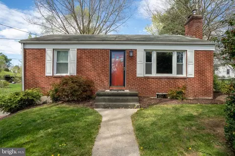 4 Woodland Park Dr, Luray, VA 22835
