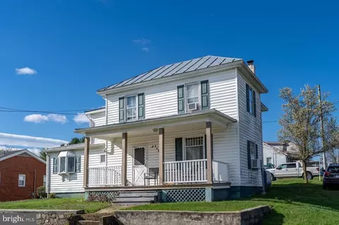 302 Ninth Ave, Luray, VA 22835